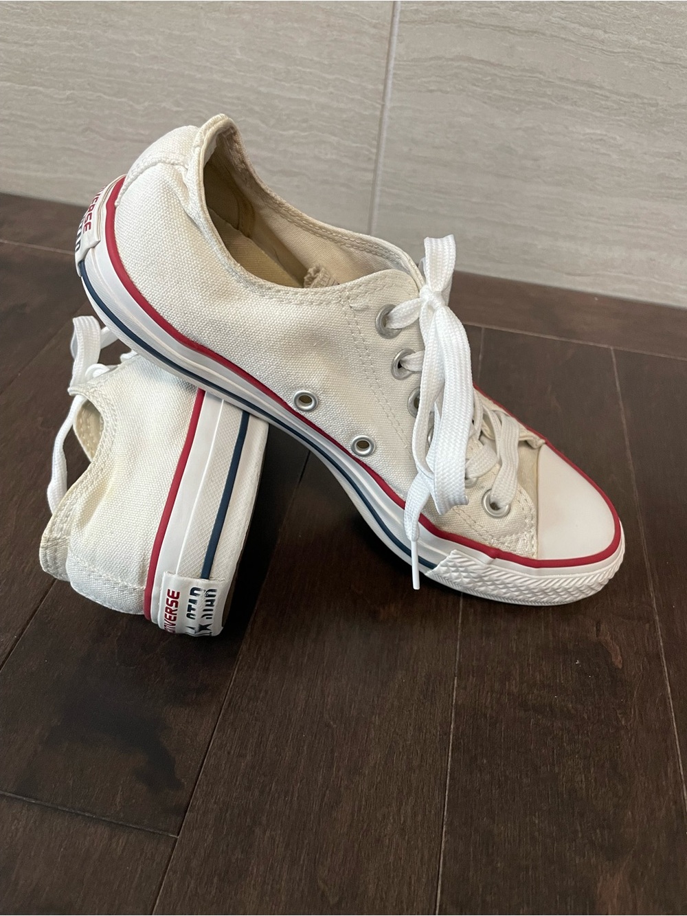 Converse All Star white Low atop Sneaker Women’s 6.5